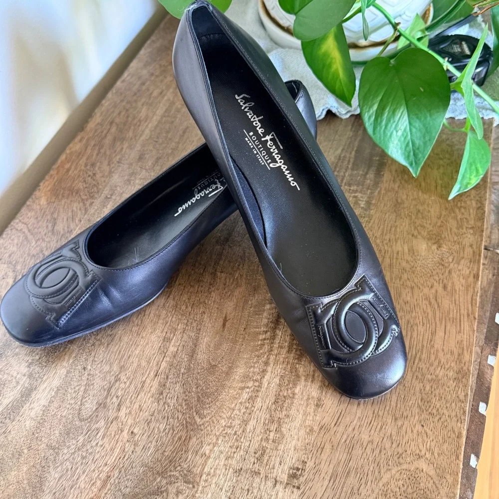 Salvatore Ferragamo Boutique Dalan Pumps Black Leather‎ Gancini Block Heel 8AA